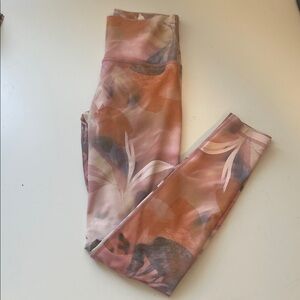 Old Navy Watercolor Effect Print High-Rise Go Dry Leggings